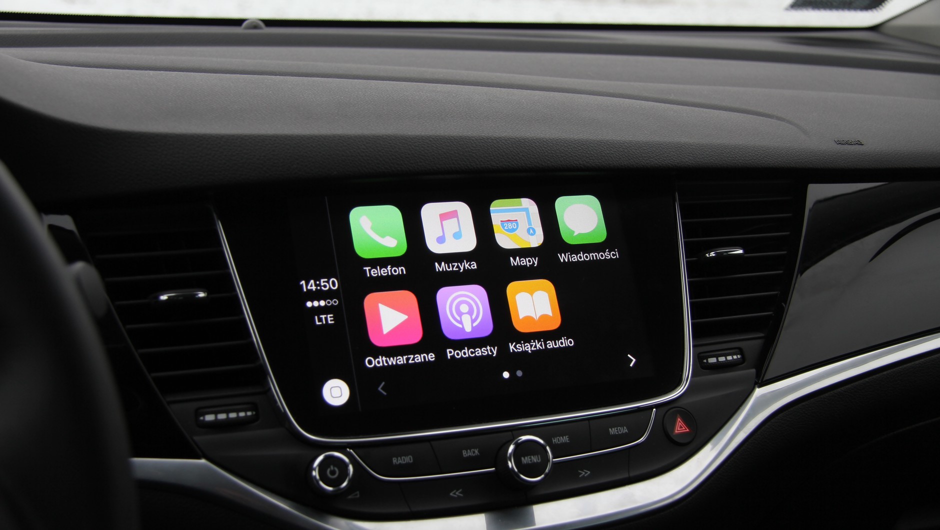 CarPlay- główne menu jakie widzi kierowca po podłączeniu telefonu