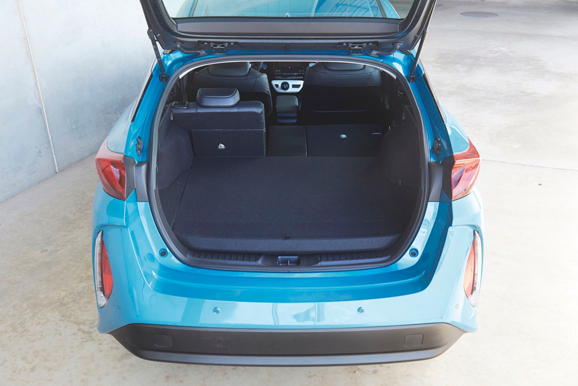 Toyota Prius Plug-in Hybrid - hybryda 2.0