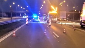 Kierowca jechał wężykiem. Inny, aby go zatrzymać, zastosował "filmowy" trik