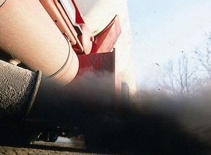 KE chce opłat za samochody benzynowe — Ziobro mówi - "nie ma na to naszej zgody"
