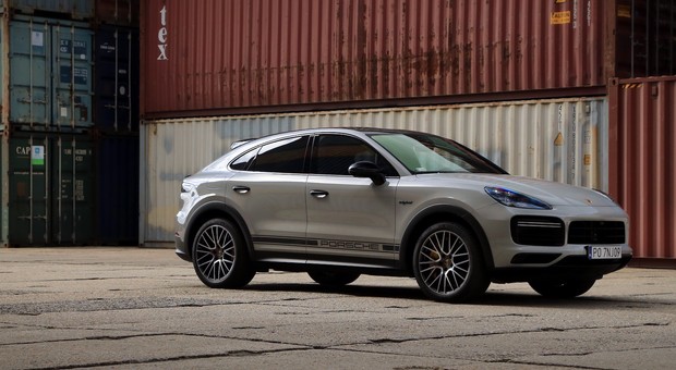 Porsche zaciska pasa. Cayenne hitem, upadek Taycana i kryzys Macana. Co dalej?