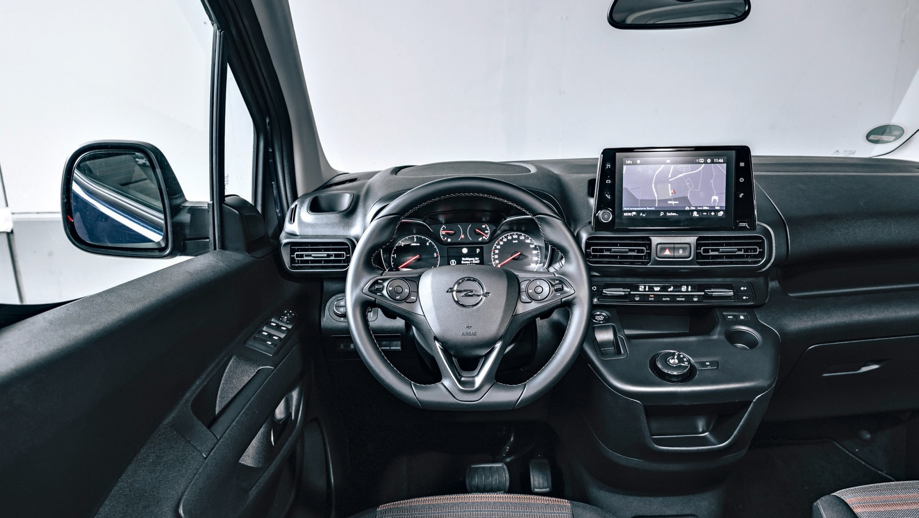Opel Combo Life - kokpit