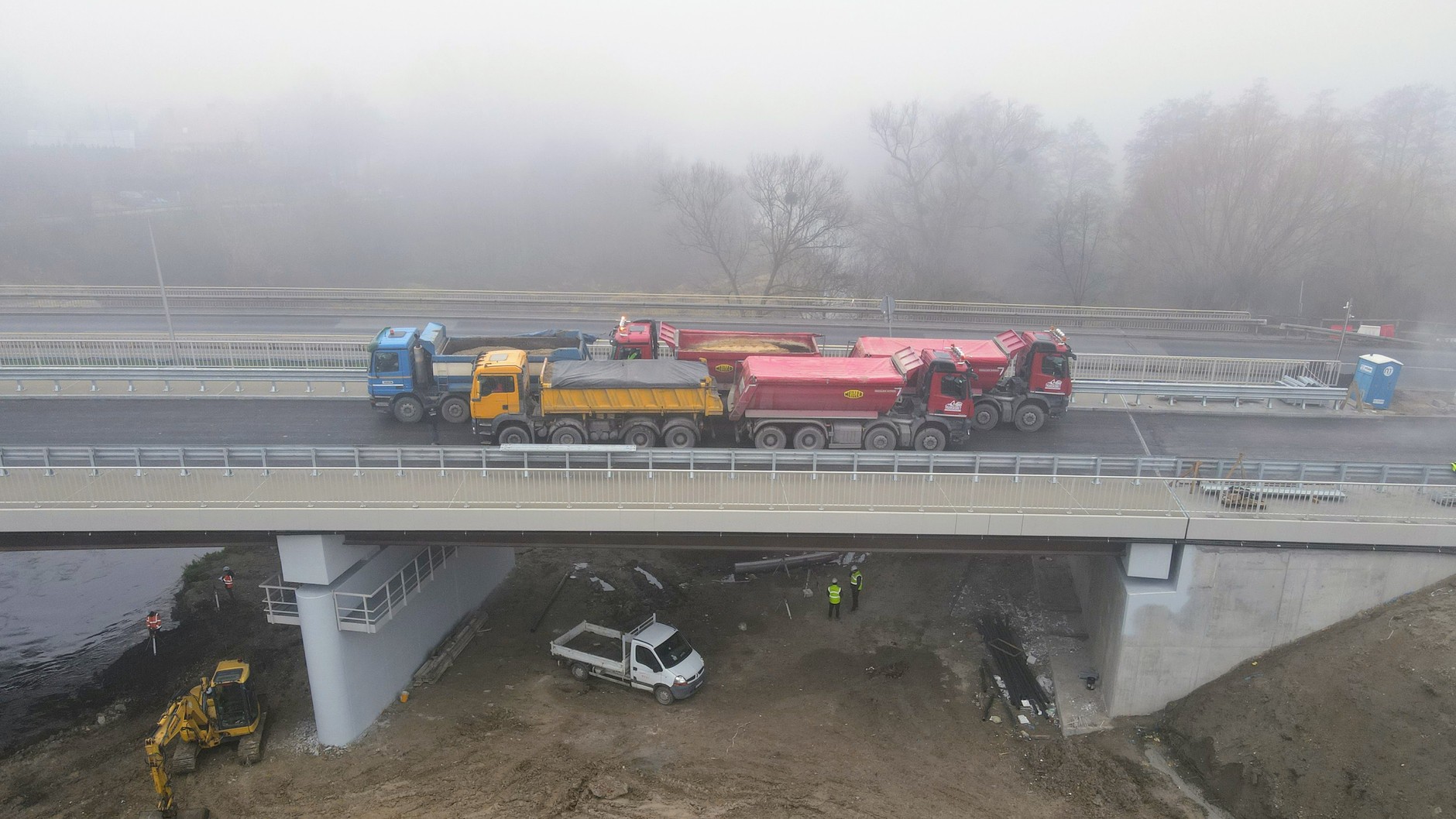 Budowa mostu w Łęcznej. Próby obciążeniowe
