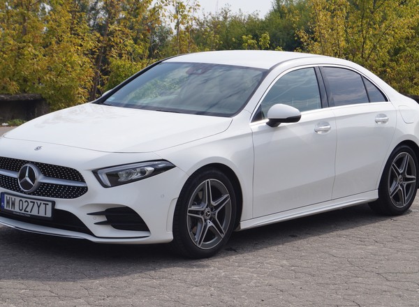 Mercedes A180d Limuzyna - piękna i oszczędna