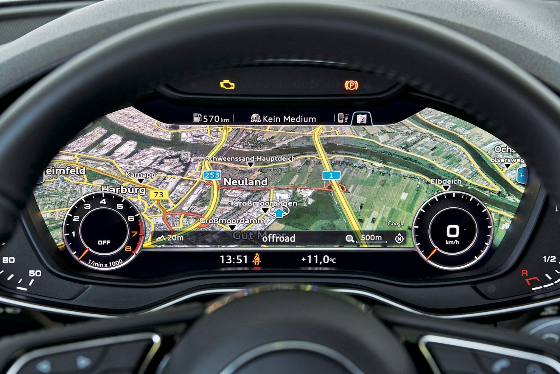 Benzynowe sedany - Audi A4, BMW 318i, Mercedes C 180 i VW Passat - dane techniczne, wymiary, spalanie