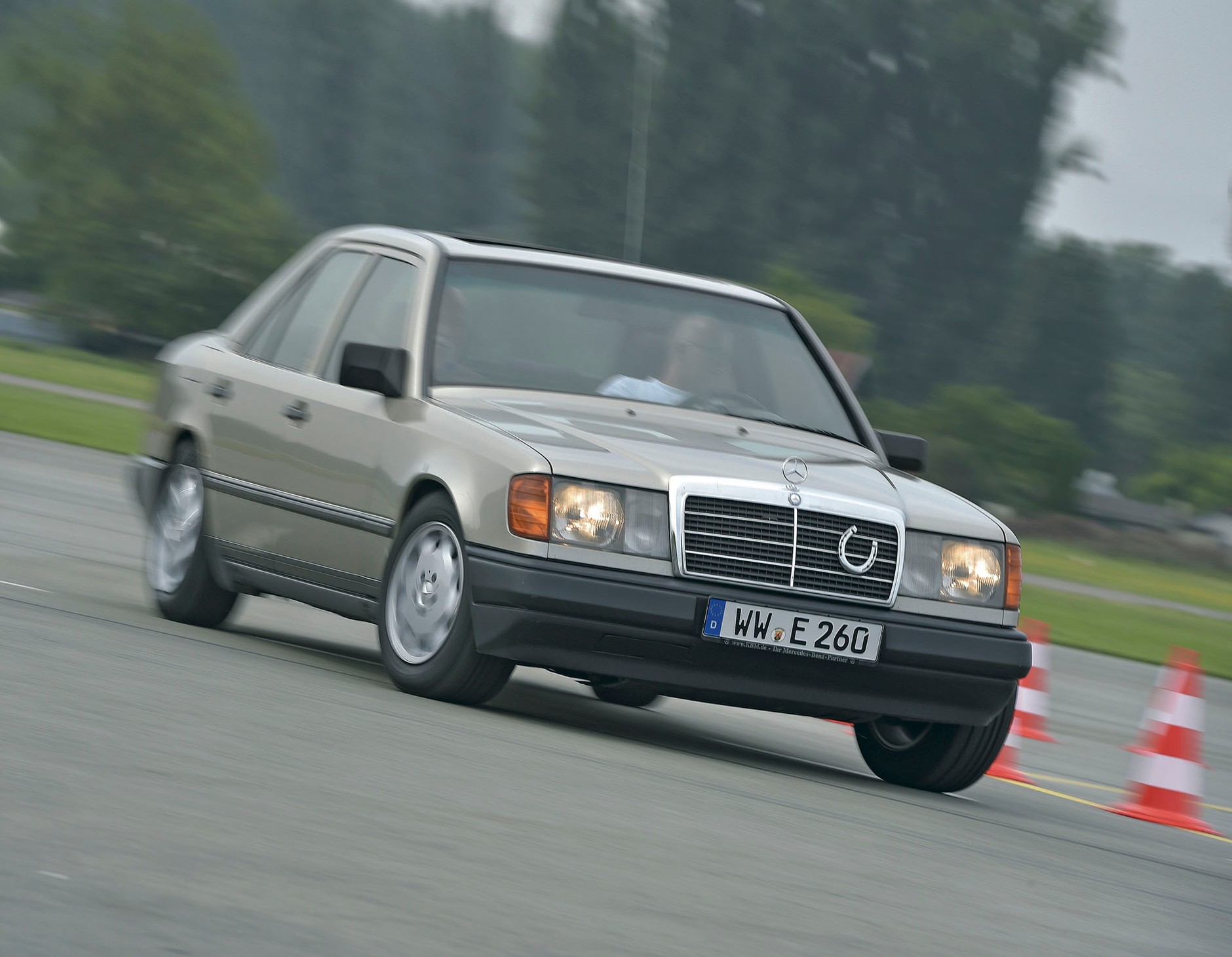 Mercedes 260E - W124 z mocnym sercem