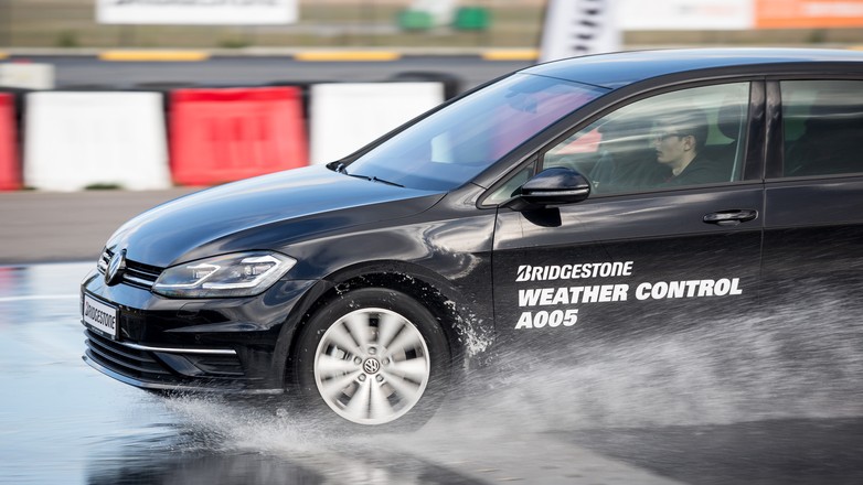 Bridgestone: całoroczna opona Weather Control A005