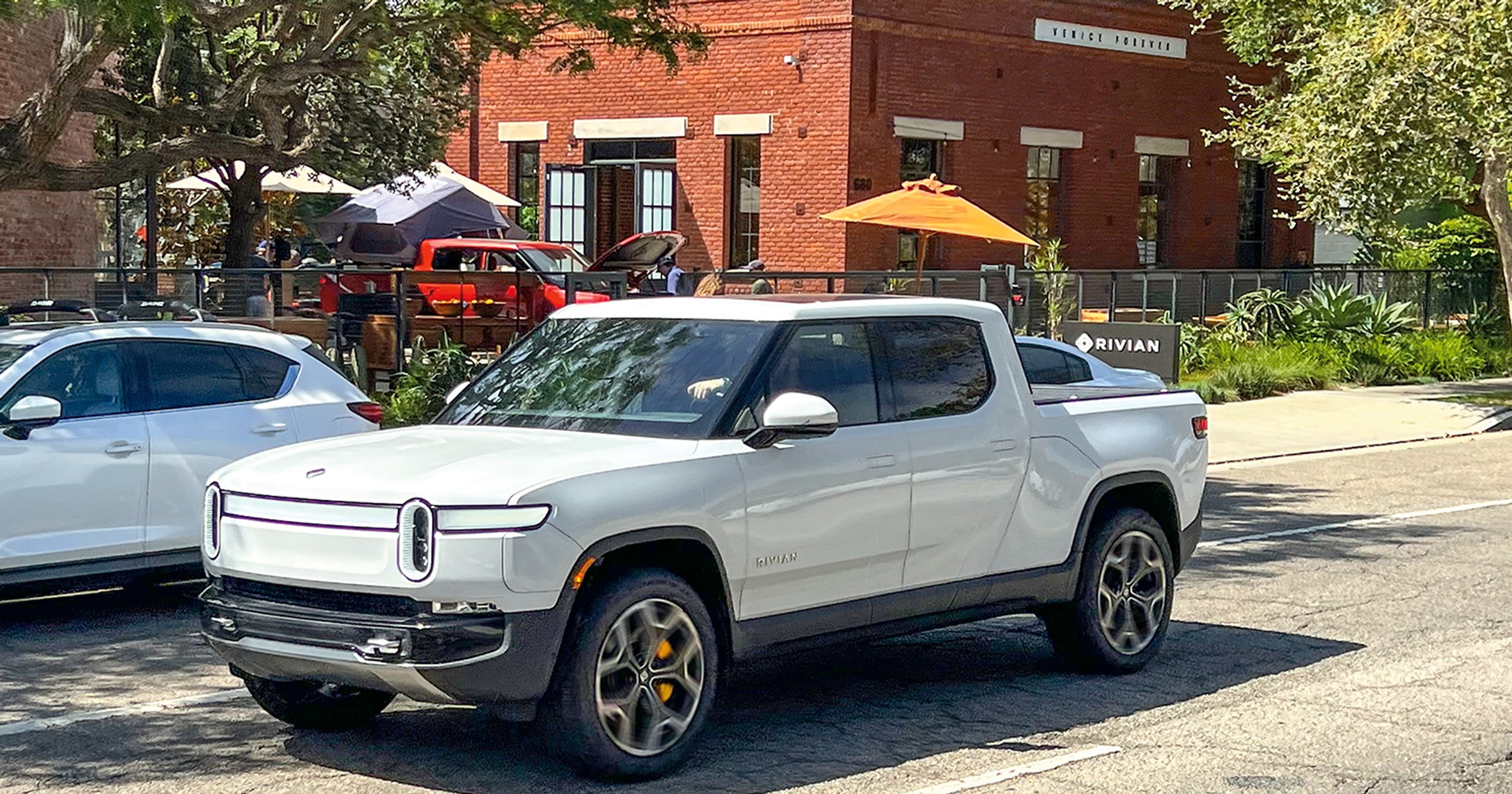 Rivian R1T (2022)