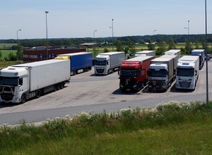 Kierowcy ciężarówek wskazują na poważny problem w Polsce. Odpowiedź GDDKiA