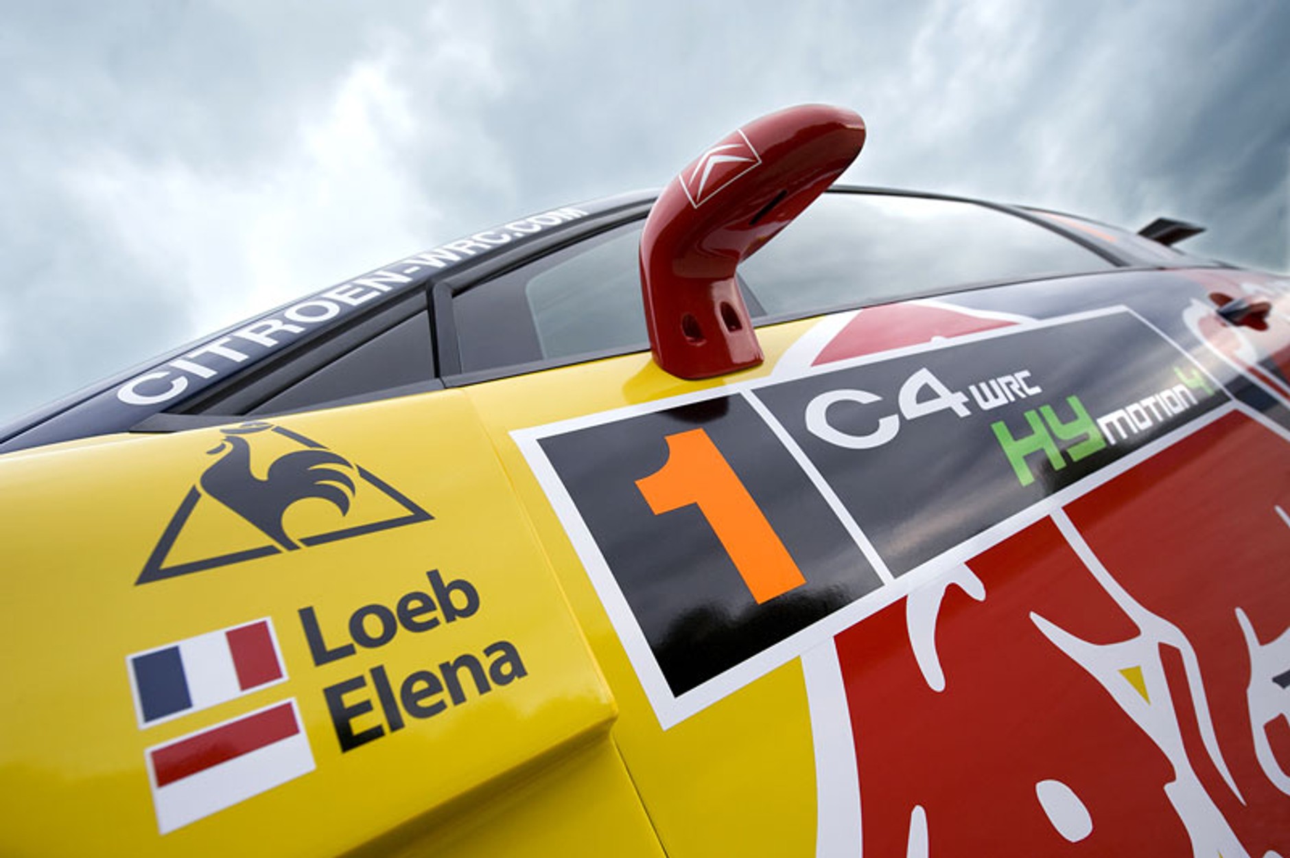 Paryż 2008: Citroën C4 WRC HYmotion4 – hybridnowy sportowiec