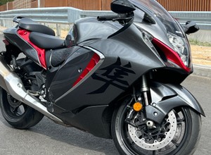 Czy Suzuki Hayabusa stanie się ostatnim samurajem? Oby nie, bo gwarantuje prawdziwą frajdę z jazdy