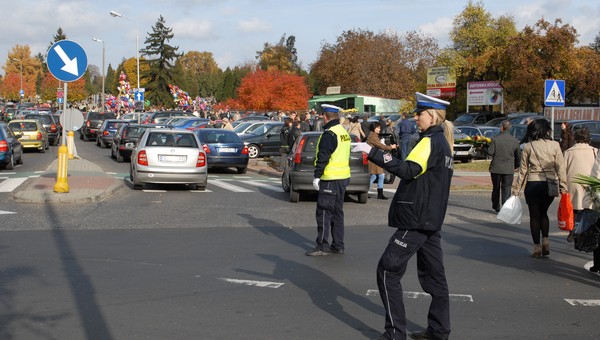 Jak czytać gesty policjantów drogówki?