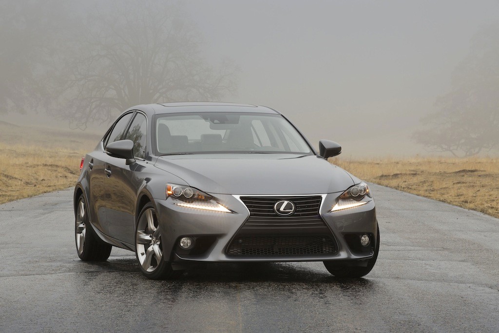 Lexus IS 300H: hybrydowy, ale jednak sportowy