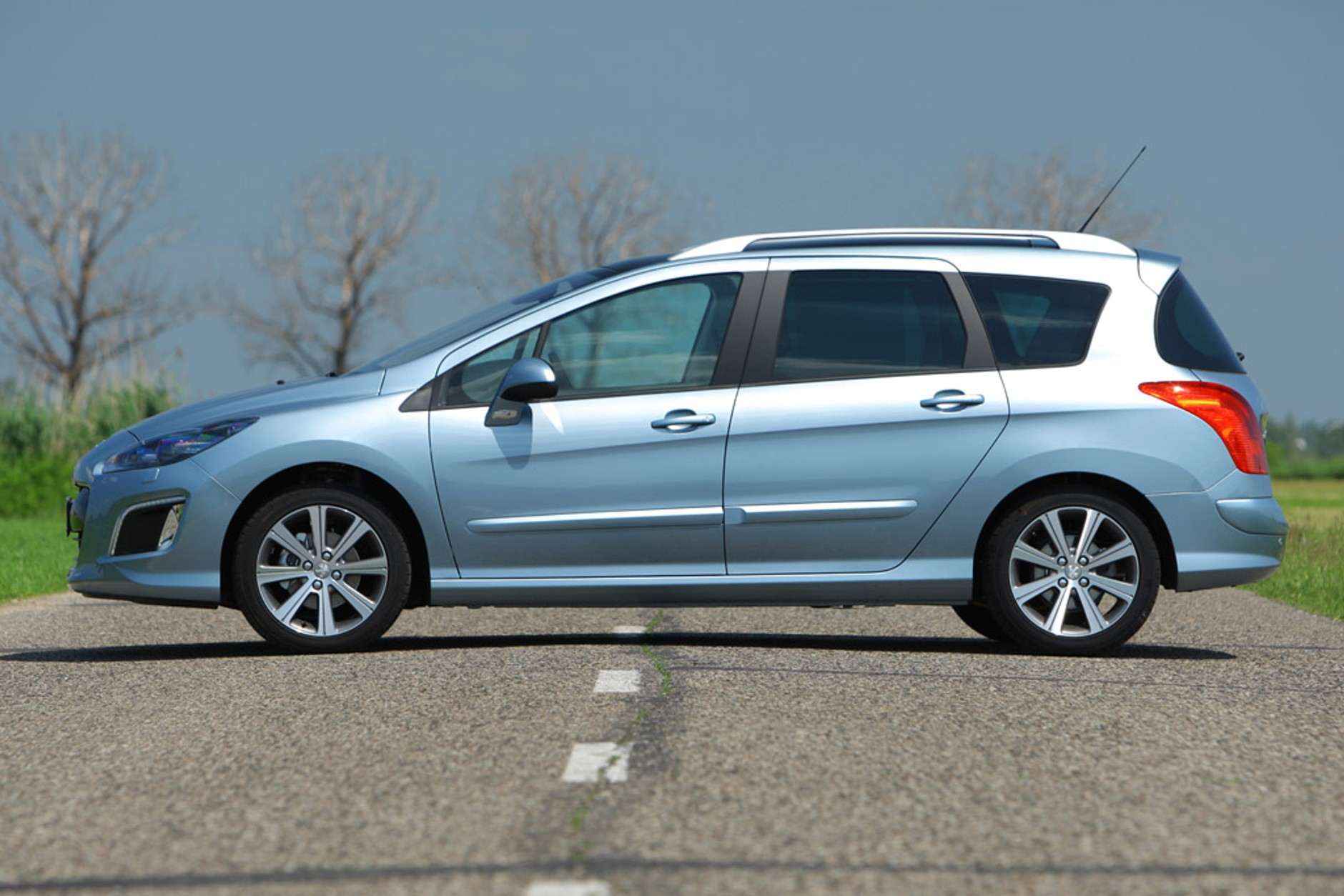 Używany Peugeot 308: poznaj największe wady i zalety francuskiego kompaktu