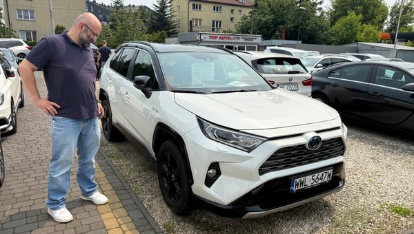 Toyota RAV4 sprowadzona z Włoch – rocznik 2019, przebieg 85 tys. km, cena 115 tys. zł