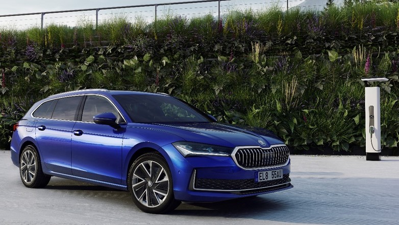 Skoda Superb Combi iV Plug-in Hybrid