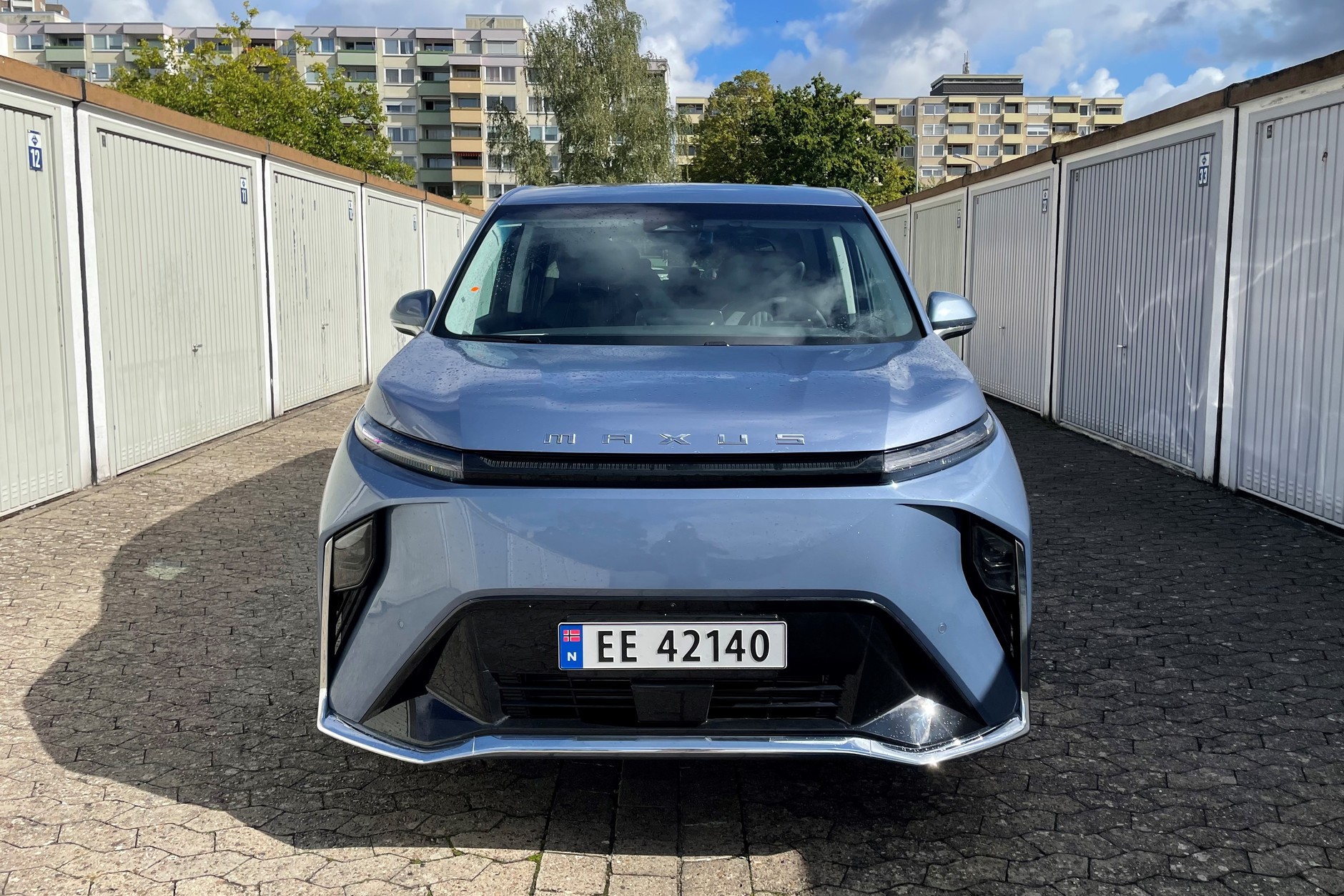 Maxus MIFA 9 - pierwsza jazda luksusowym chińskim e-vanem