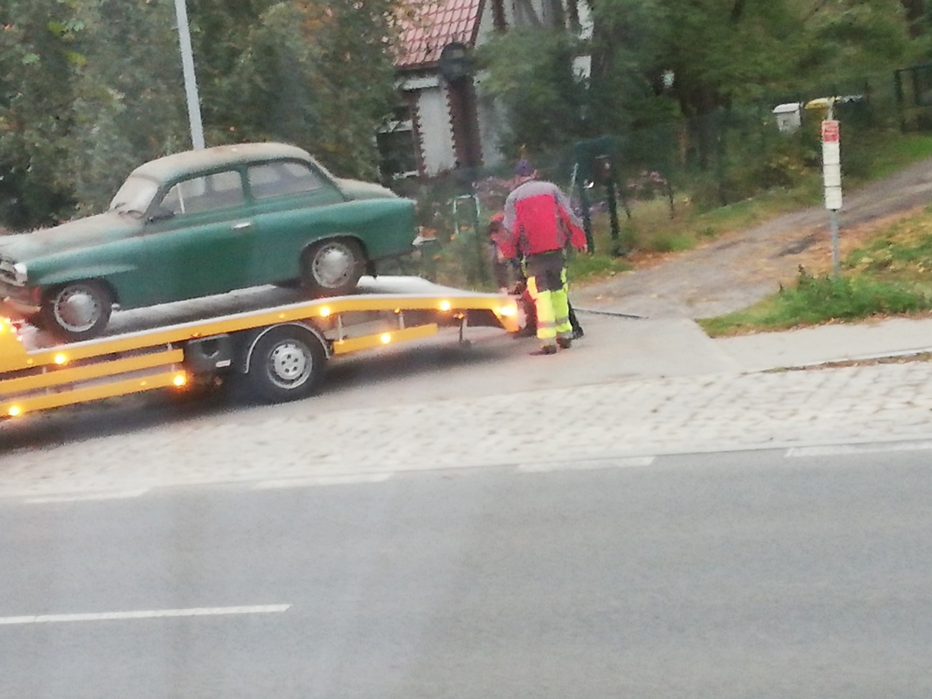 Zabytkowa Skoda Octavia skradziona w biały dzień w Toruniu