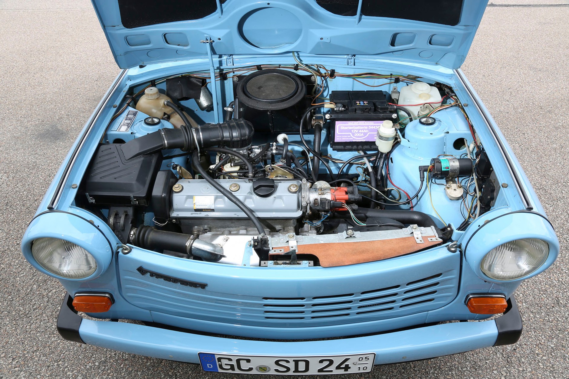 Trabant 1.1 - Pod koniec życia Trabant doczekał się czterosuwowego silnika na licencji Volkswagena. Na lokalnym rynku go to nie uratowało, za to w Polsce, w latach 90. „Trampolo” cieszyło się sporym wzięciem.