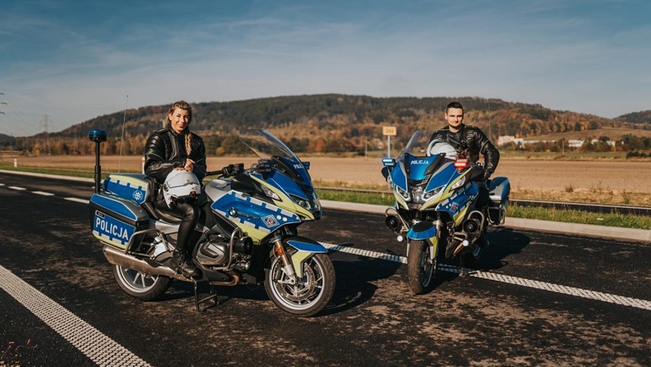 Obraz pochodzący z serwisu https://jawor.policja.gov.pl/dja/aktualnosci/bieza/122509,Dzis-policyjne-dzialania-pn-MOTOCYKLISTA-O-bezpieczenstwo-milosnikow-jazdy-jedno.html