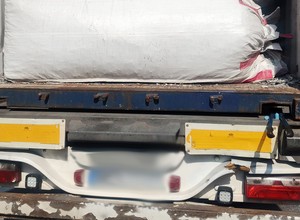 TIR przewoził tajemniczy kontener morski. Transport okazał się nielegalny
