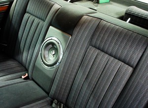 Mercedes W124: dobre nagłośnienie
