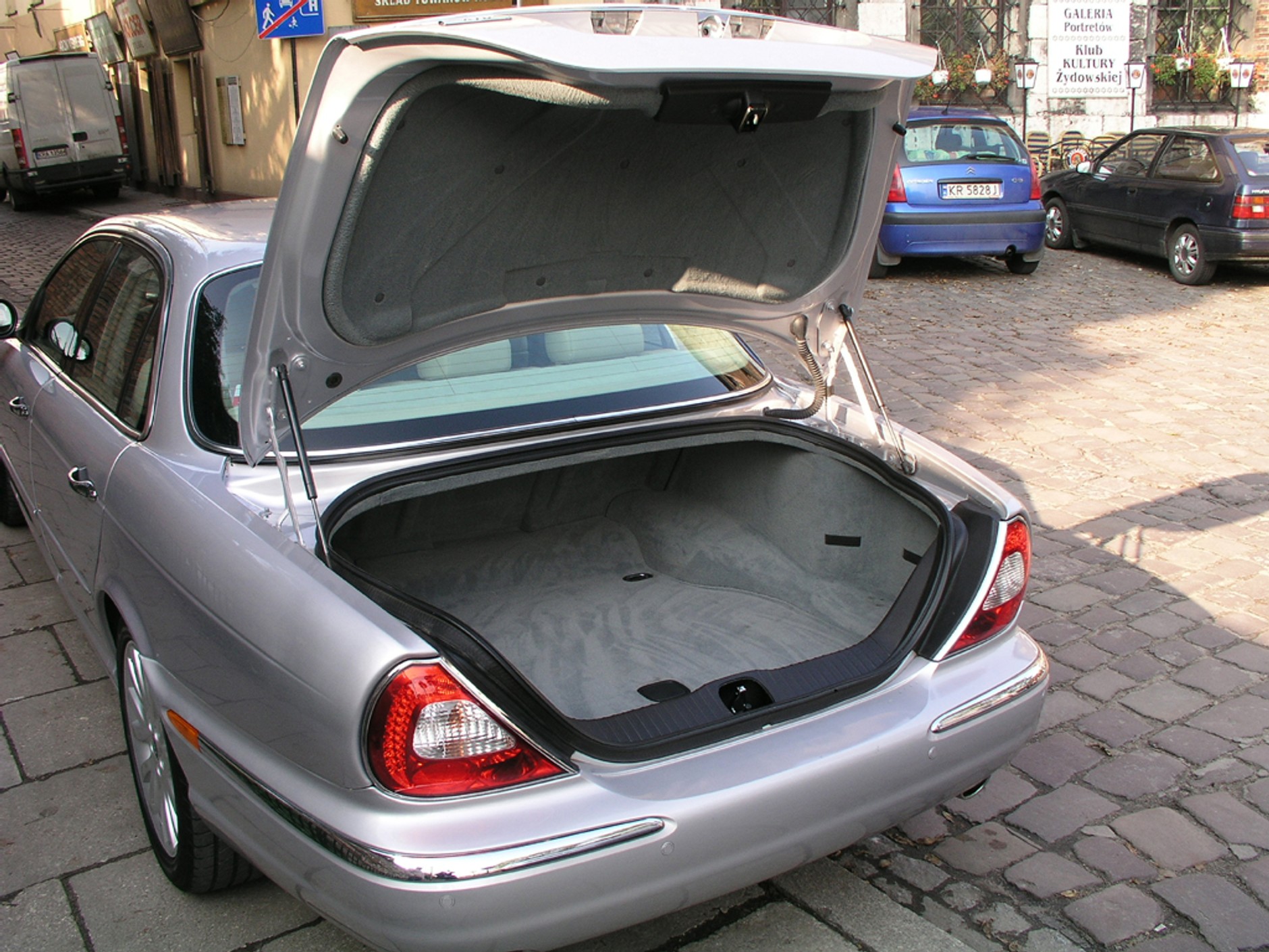 Jaguar Xj8 - Kosztowny elegant