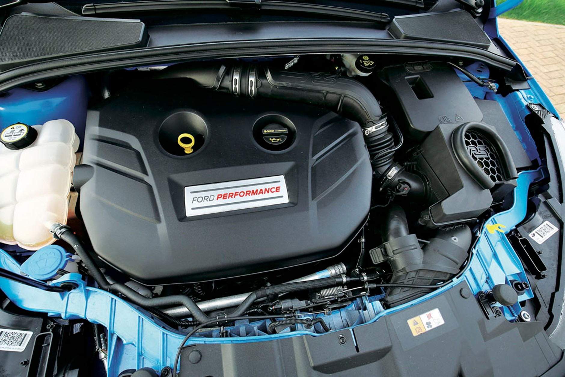 Honda Civic Type R kontra Ford Focus RS - który hot-hatch jest lepszy na torze?