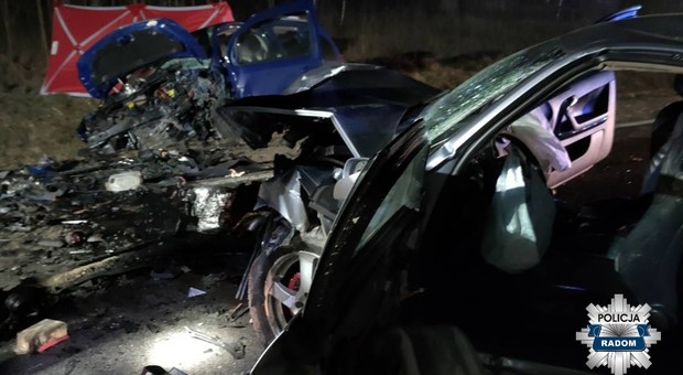 Proboszcz zginął na miejscu. Audi zmiażdżyło jego auto