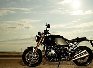 Motocykl na 90-tą rocznicę BMW