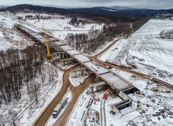 Droga S3 - powstaje ponad 15 km odcinka do granicy. Nową trasą jednak szybko nie pojedziemy