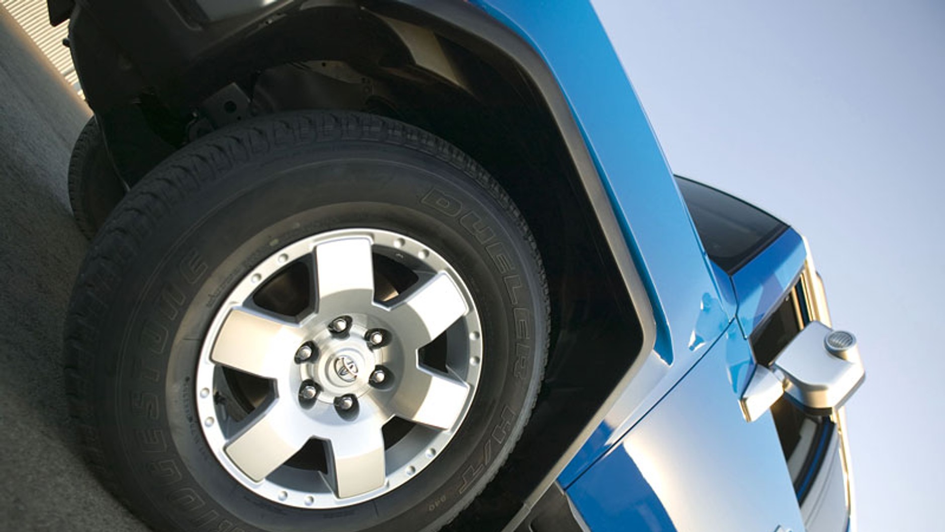 Toyota FJ Cruiser: zmodernizowany silnik dla modelu w stylu retro