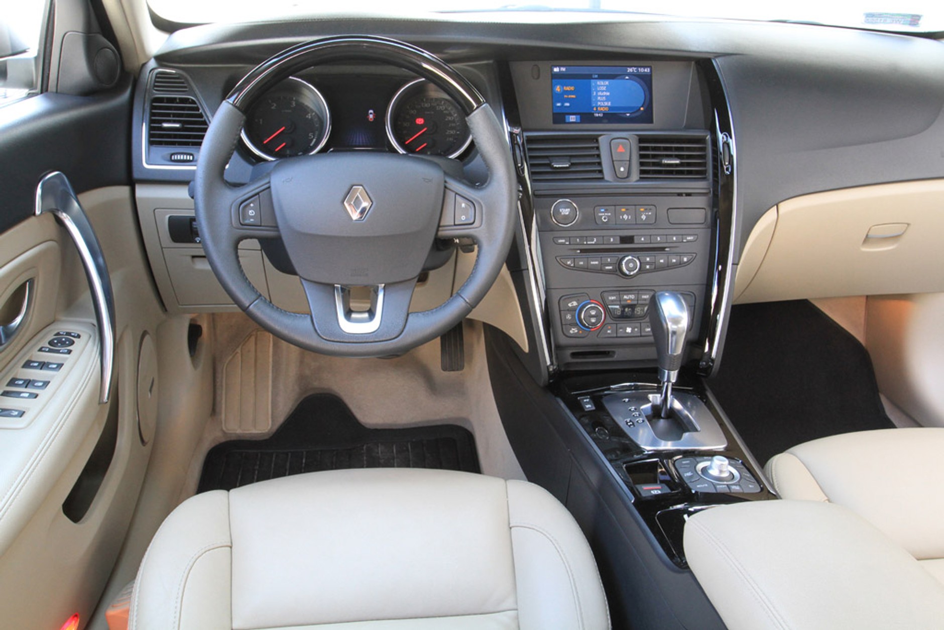 Renault Latitude: elegancja-Francja