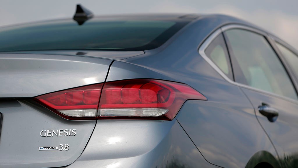 Hyundai Genesis 3.8: Prestiż po koreańsku