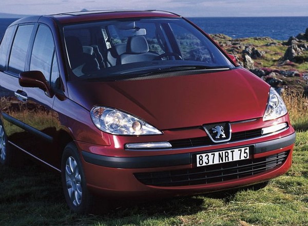 Peugeot 807 –  imponująco przestronny "francuz"