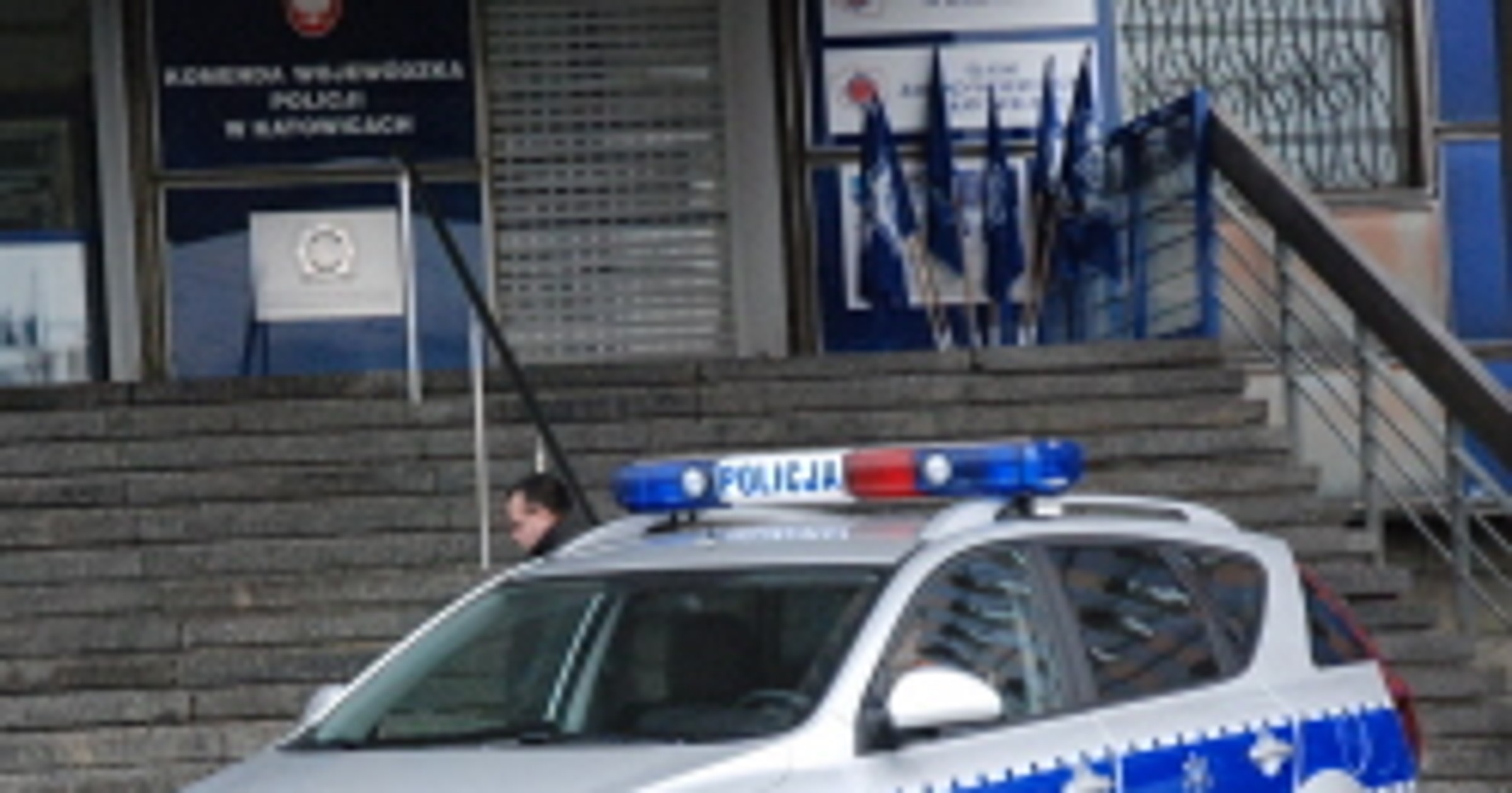 Kia: polscy policjanci w radiowozach cee’d