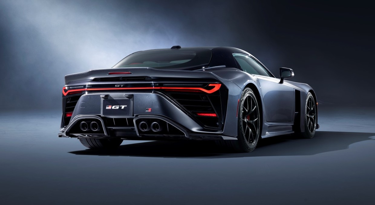 Toyocie znudziło się wojowanie ze Skodą i Hyundaiem. GR GT podgryzie Ferrari i Lamborghini