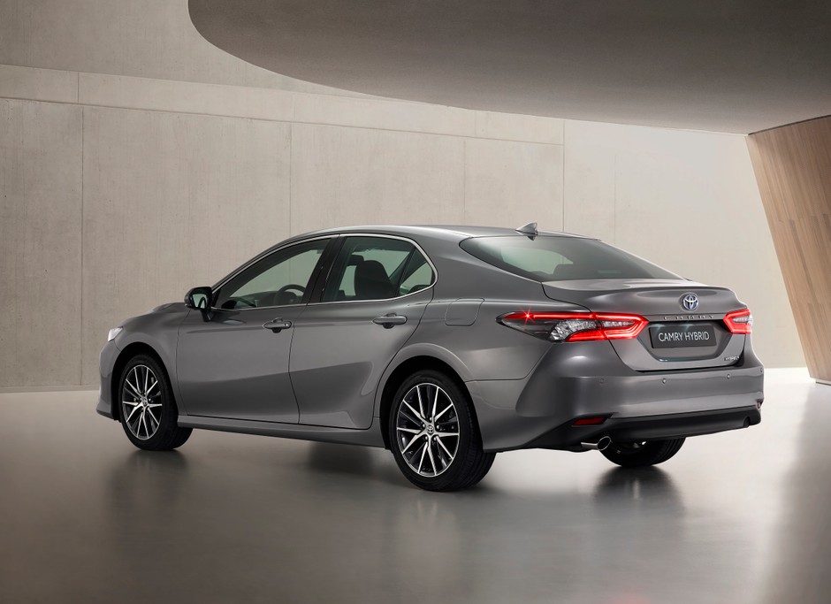 Toyota Camry Hybrid po face liftingu