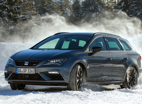 Trzysta koni na śniegu - Seaty z napędem 4Drive