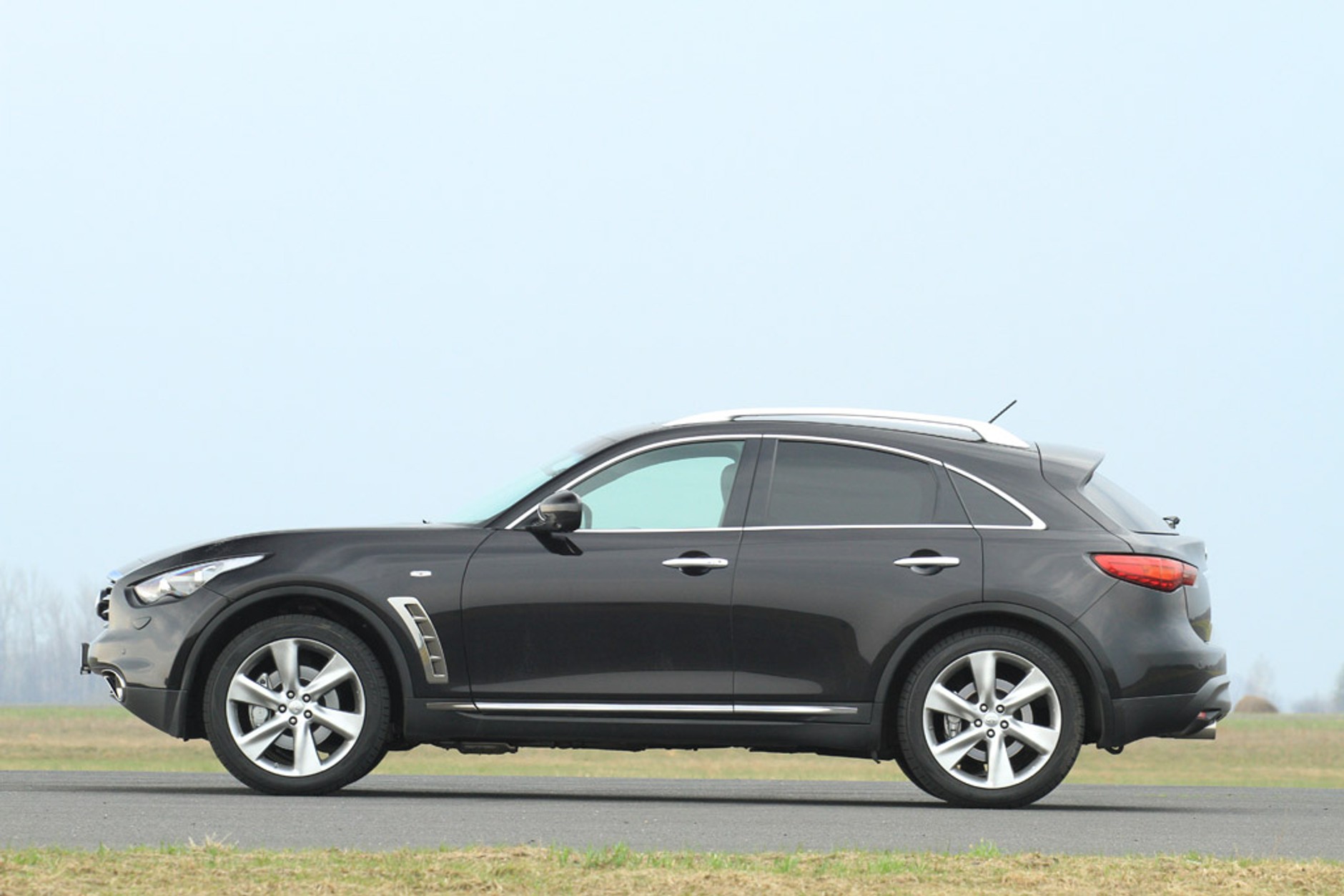 Test Infiniti FX50: 500 Nm wykonuje świetną robotę