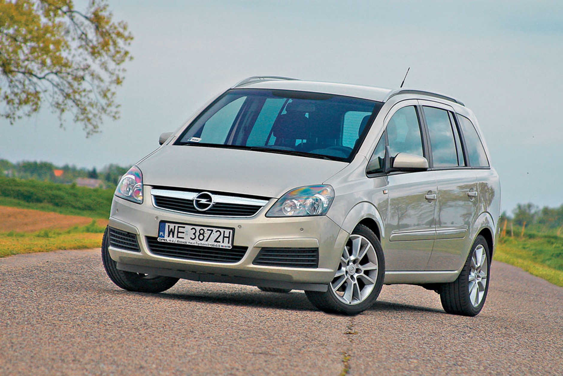 Auto dla rodziny 2+3: 1 000 zł miesięcznie/po dwóch latach 24 000 zł