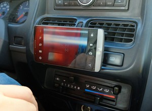 Test uchwytu Magnetti - czy magnes utrzyma komórkę?