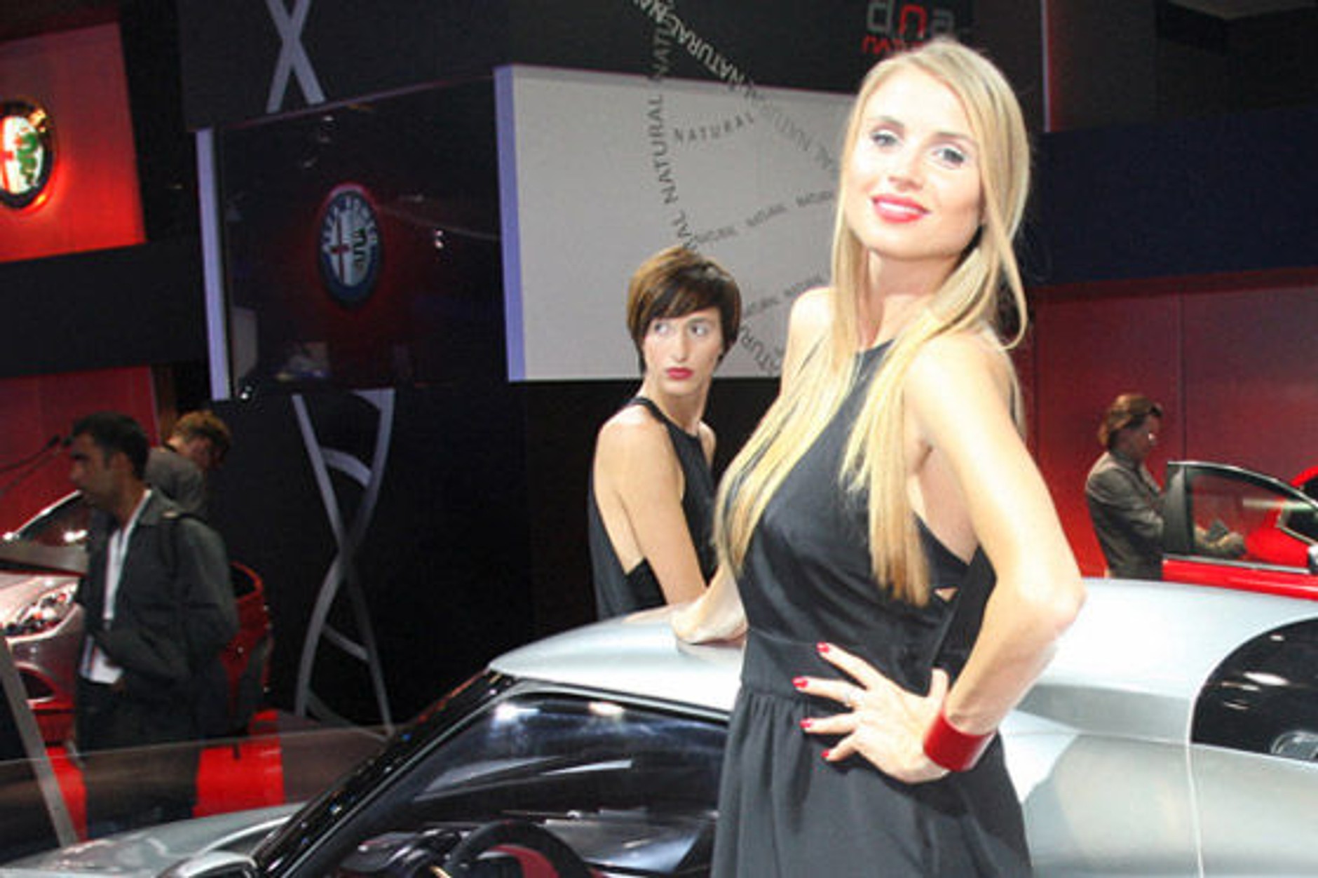 Najładniejsze dziewczyny Salonu Samochodowego Frankfurt 2011