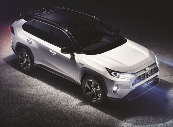 Toyota RAV4 - debiut piątej generacji
