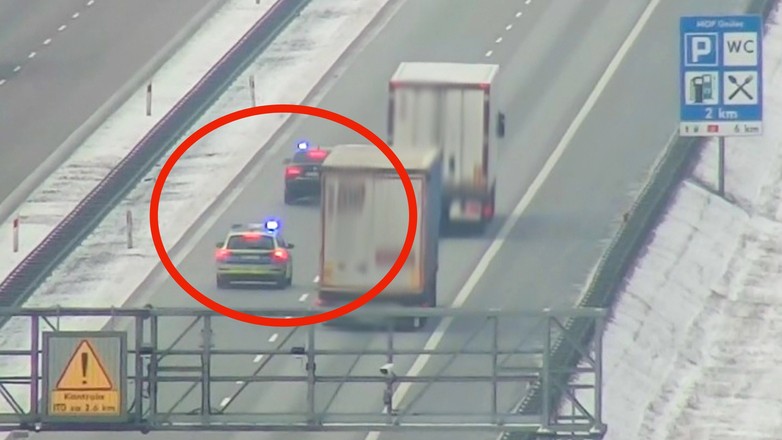 Policjanci prowadzili akcję na A2. Zabrali się za "wyścigi słoni"