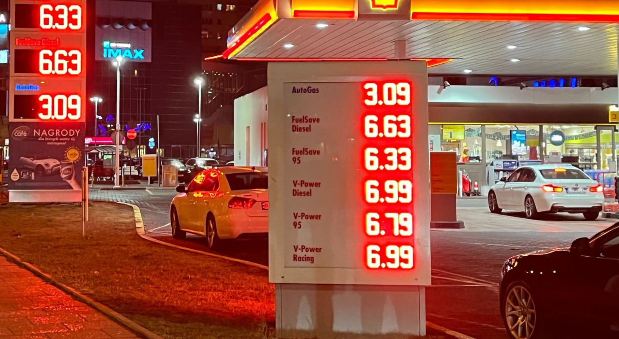 Ceny paliw cały czas idą w górę. Prawie 7 zł za litr to skutki agresji Rosji na Ukrainę