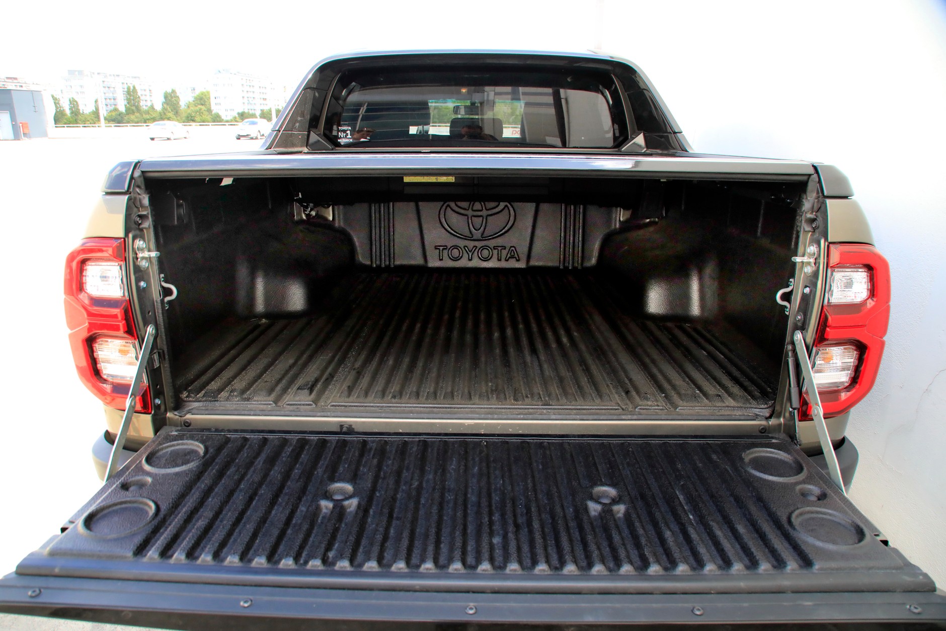 Toyota Hilux 2.0 D-4D 4x4 A/T 2021