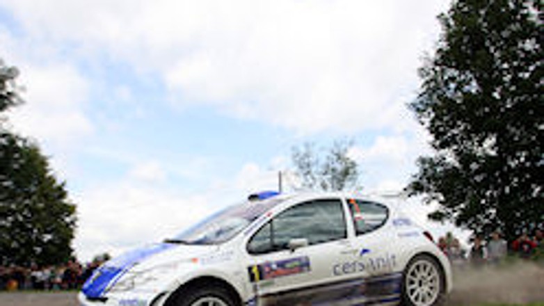 Rajd Rzeszowski 2009: Grzegorz Grzyb nie dał rywalom żadnych szans (relacja z I etapu)