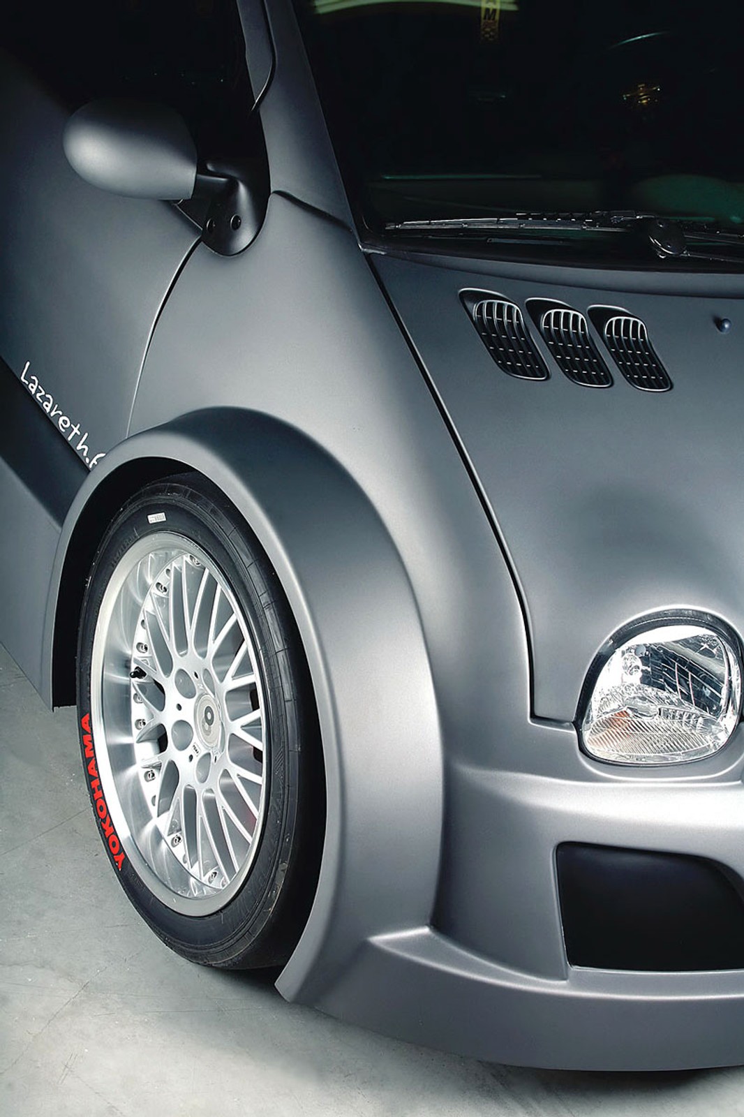 Lazareth Twingo V8 Trophy: mały dziwoląg