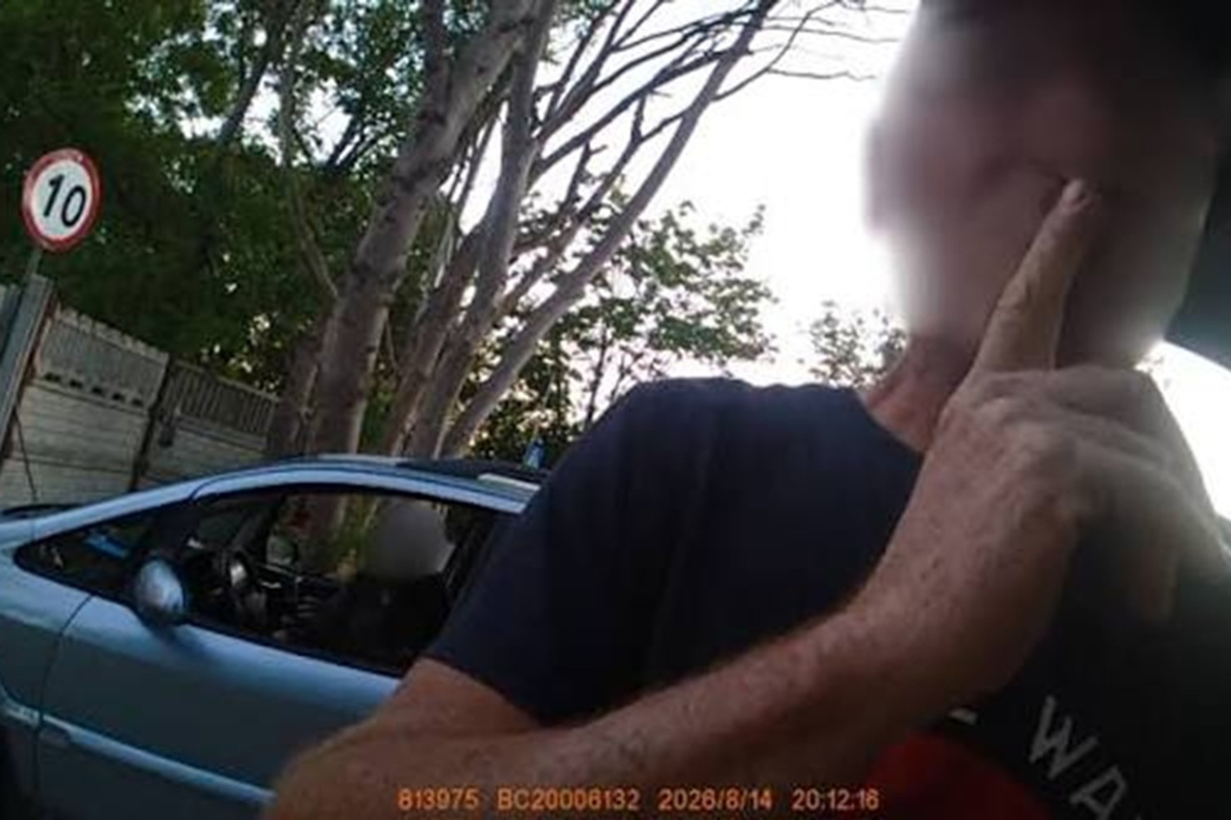 Pijany chciał przekupić policjanta drogówki. Dawał 200 zł. Źle skończył. Jego pasażer też